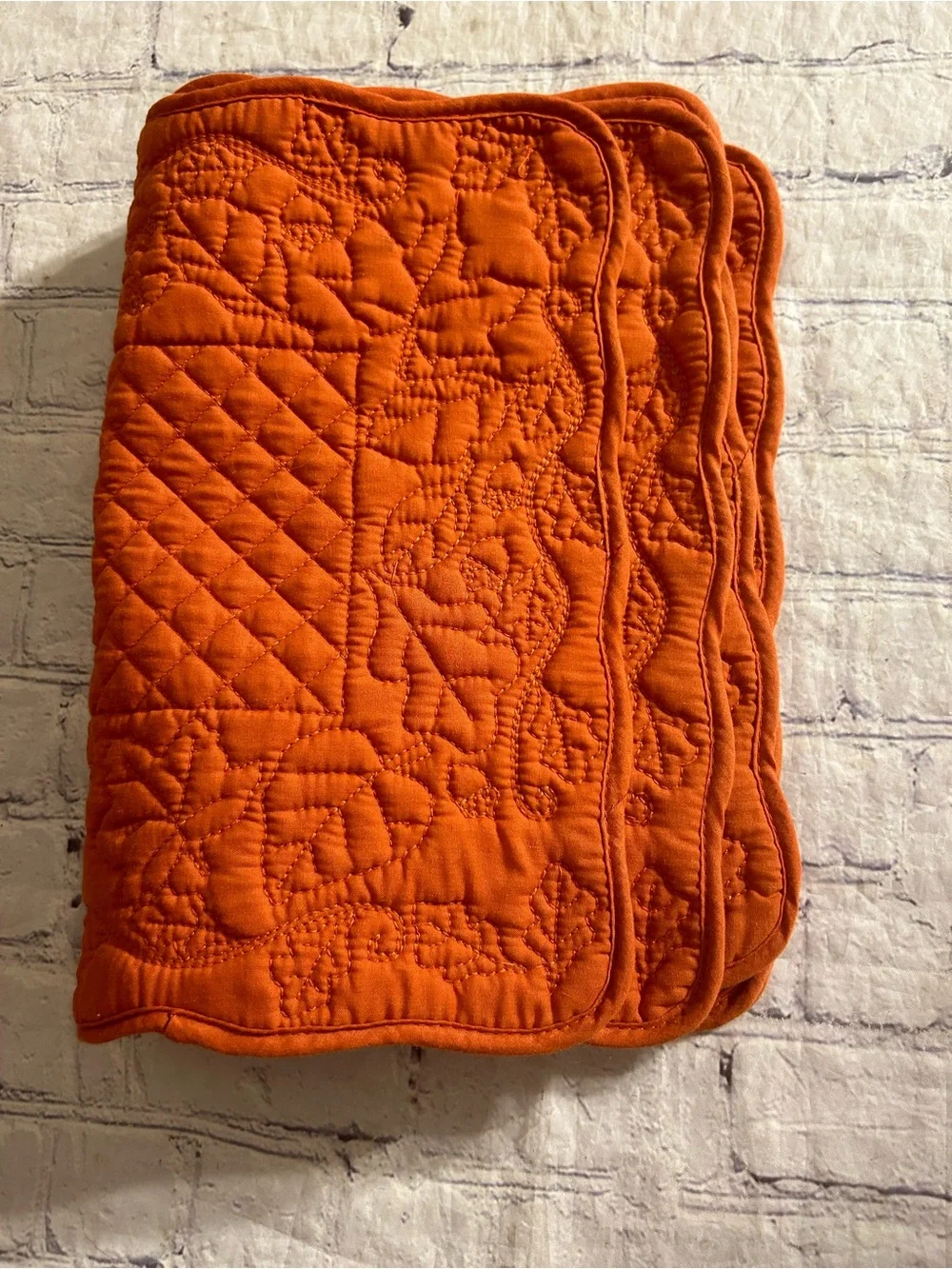 N/A quilted diamond motif